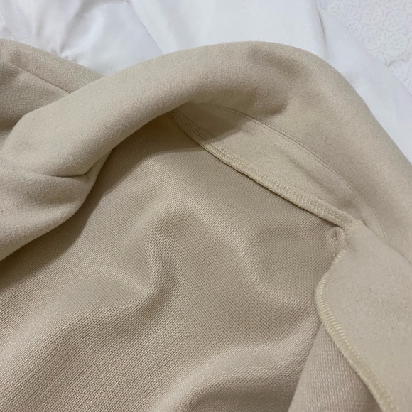 beige overcoat - Picture 5 of 6